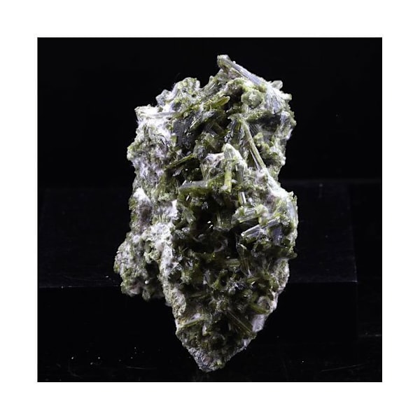 Sten og mineraler. Epidot, Byssolite. 155,0 øre. Chamrousse, Belledonne, Isère, Frankrig..