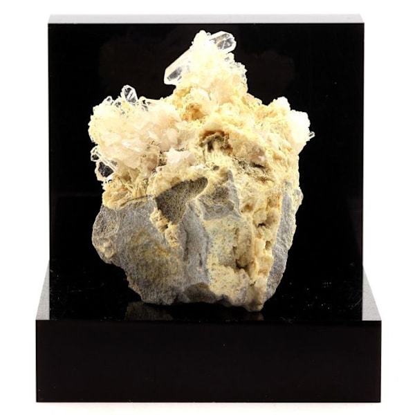 Ame Quartz (faden quartz) + kalsiitti 662,9 karaattia