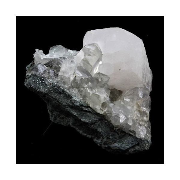 Sten og mineraler. Calcit + Kvarts. 312,5 øre. Maronne, La Garde-en-Oisans, Frankrig.