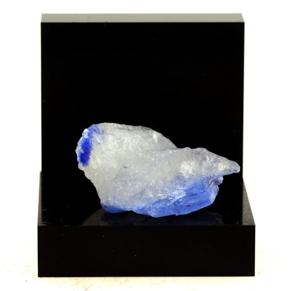 Sten og mineraler. Kvarts + Dumortierit. 49,0 ct. Vaca Morta stenbrud, Bahia, Brasilien.