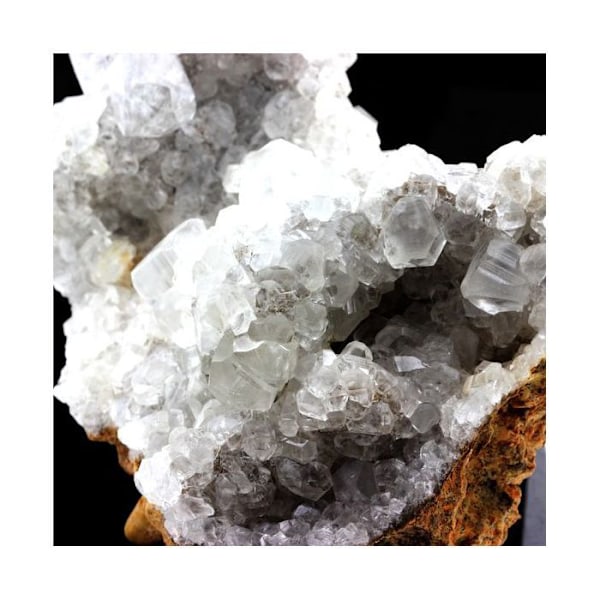 Stenar och mineraler. Kalcit. 3195,0 cent. Pau. Frankrike. Sällsynt.