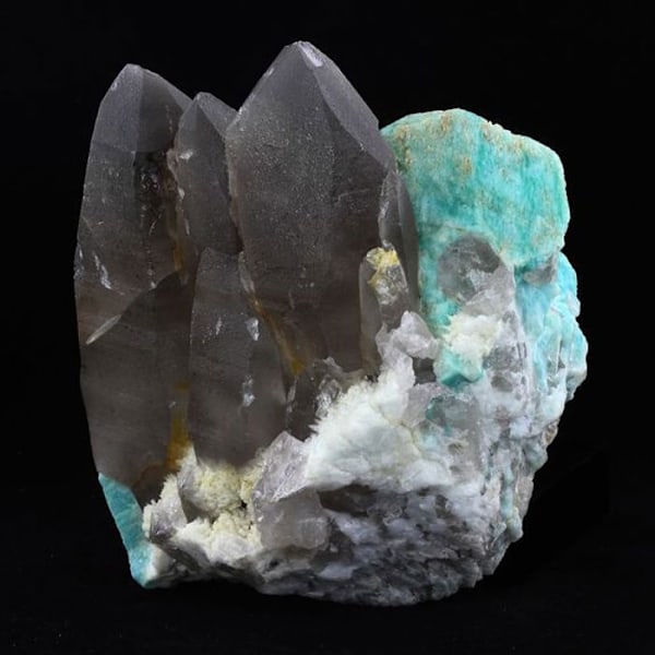 Sten og mineraler. Amazonit + røgkvarts. 9077,0 ct. Konso, Etiopien. Turkos