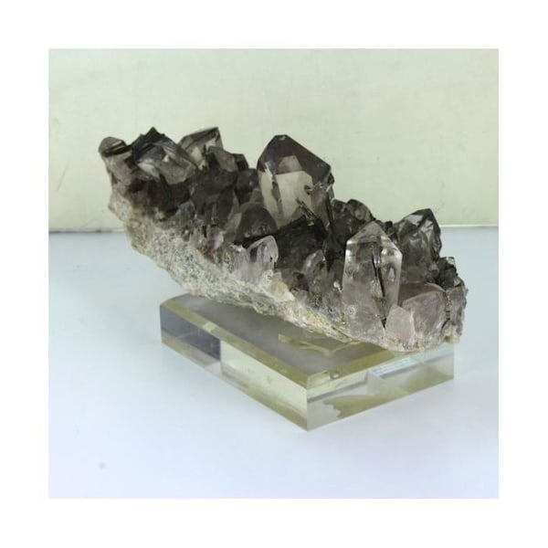 Sten og mineraler. Kvarts + Epidot. 5530,0 øre. (1,1 kg) Caetité, Bahia, Brasilien.