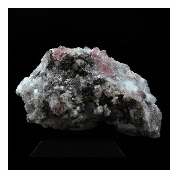 Stenar och mineraler. Rosa fluorit. 95,0 ct. Mont Blanc-massivet, Frankrike. Ros