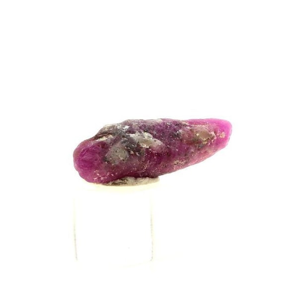 Sten og mineraler. Rubin. 4,75 ct. Mauretanien.. Röd
