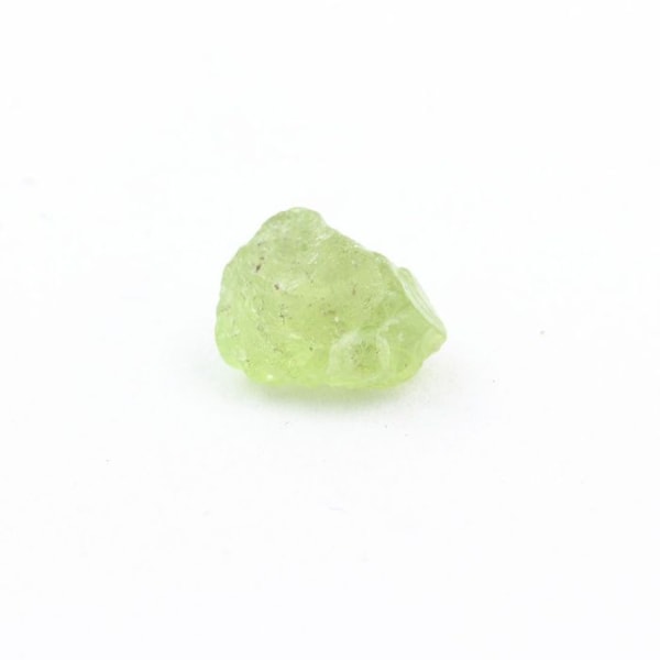 Kivet ja mineraalit. Peridot.2.560 ct. Almklovdalen, Vanylven, Norja.