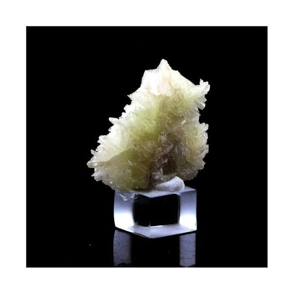 Sten og mineraler. Gul cerussit. 48,9 ct. M'fouati-minen, M'fouati-distriktet, Congo. Gul