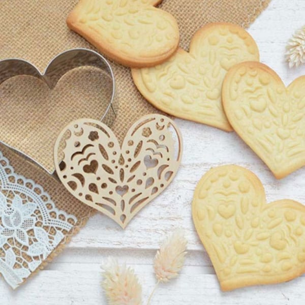 Kit för kaka i relief Hjärta + 2 pastellgröna och blå chokladpennor Grå