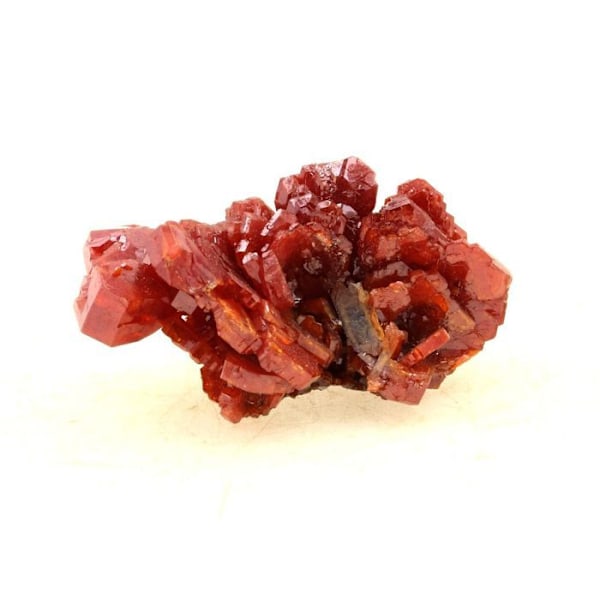 Kivet ja mineraalit. Vanadiniitti. 64,0 ct. Mibladenin kaivosalue, Midelt, Marokko.