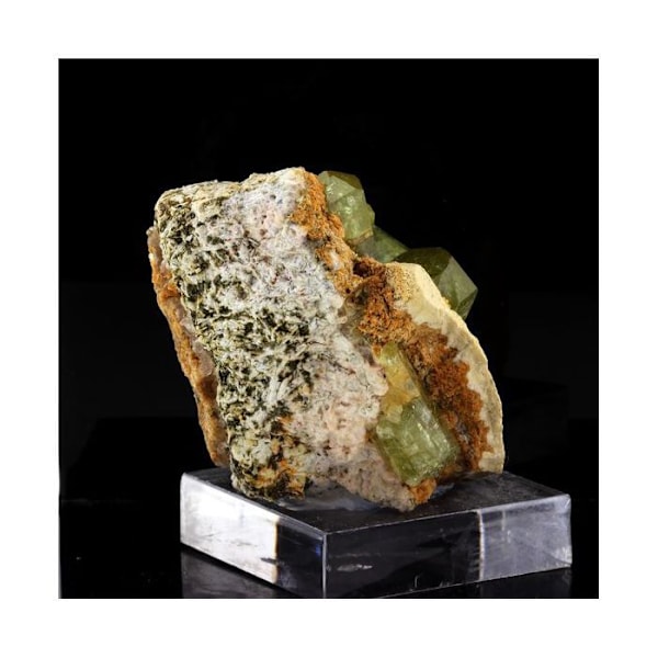 Sten og mineraler. Apatit + Feldspat. 686,5 ct. Imilchil Cercle, Midelt-provinsen, Marokko.