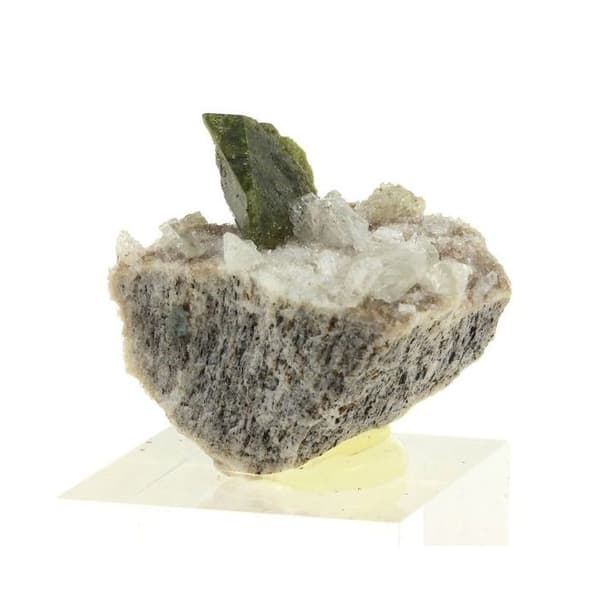 Titanit + Albite 196,9 karat