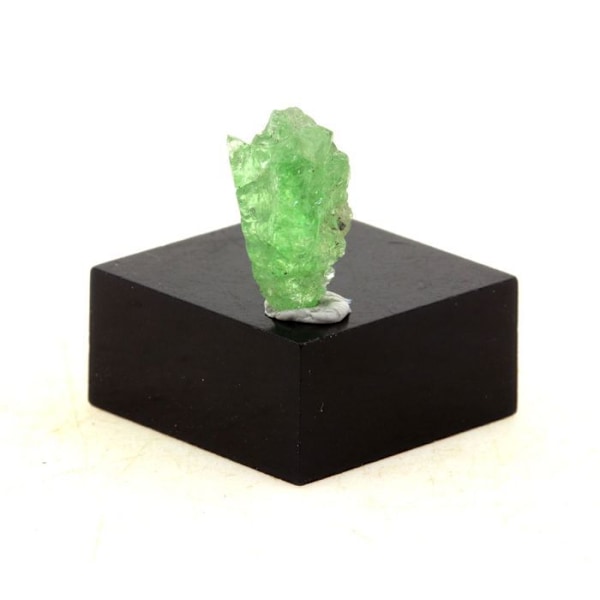 Sten og mineraler. Tsavorite granat. 3,38 ct. Manyara-regionen, Tanzania.