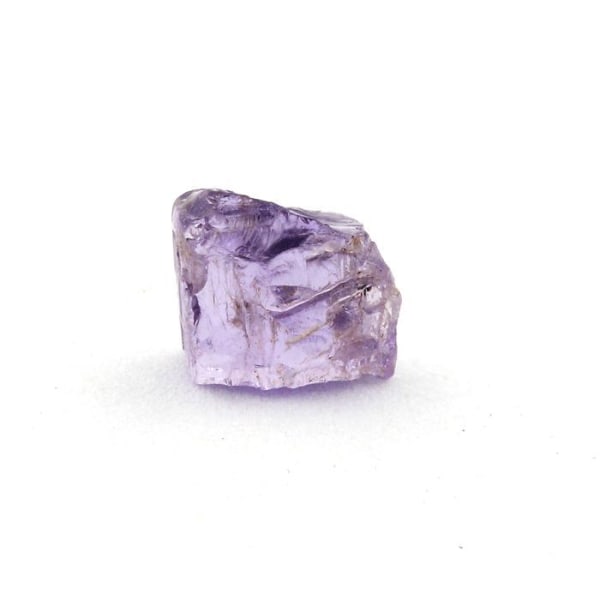 Sten og mineraler. Scapolite. 2,17 ct. Mpwapwa-distriktet, Dodoma-regionen, Tanzania.