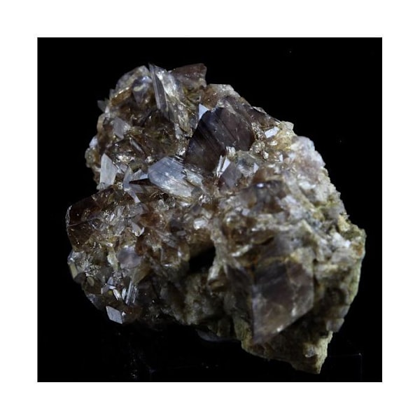 Kivet ja mineraalit. Aksiniitti. 112,0 ct. La Balme d'Auris, Bourg d'Oisans, Isère, Ranska..