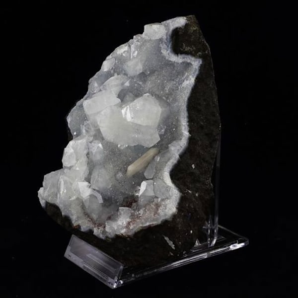 Sten og mineraler. Apophyllit. 6460,0 ct. (1,3 kg). Wagholi, Pune, Maharashtra, Indien.