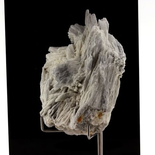 Sten og mineraler. Wollastonit. 881,40 øre. Ibity, Antsirabe, Vakinankaratra, Madagaskar.