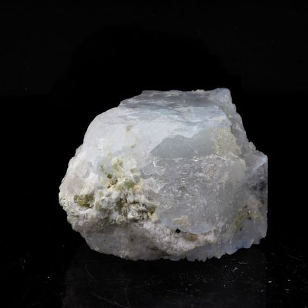 Sten og mineraler. Alkali-beryl. 68,0 ct. Deo Darrah, Badakhshan, Afghanistan.