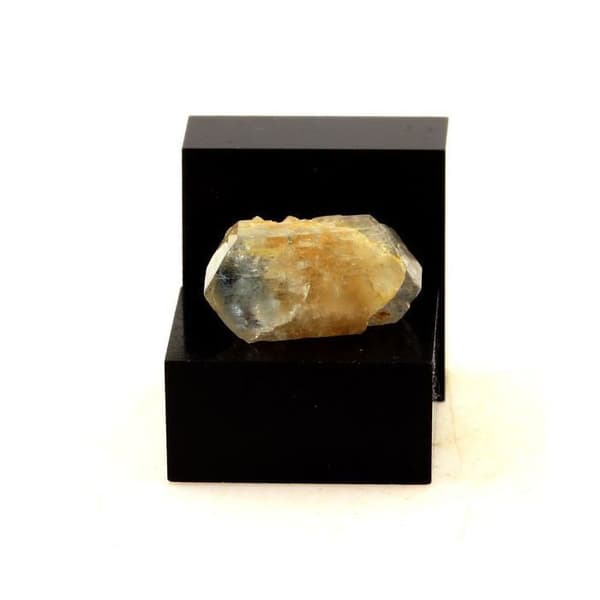 Stenar och mineraler. Euklas. 10,52 cent. Parelhas, Rio Grande do Norte, Brasilien.