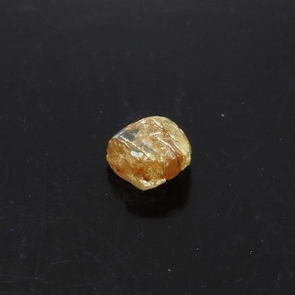 Kivet ja mineraalit. Raaka timantti. 0,245 ct. Vaal-joen kaivospiiri, Etelä-Afrikka.