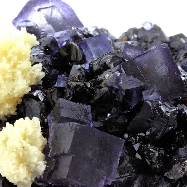 Sten og mineraler. Fluorit + Sphalerit + Baryt. 6421,5 ct. Elmwood mine, Tennessee, USA.