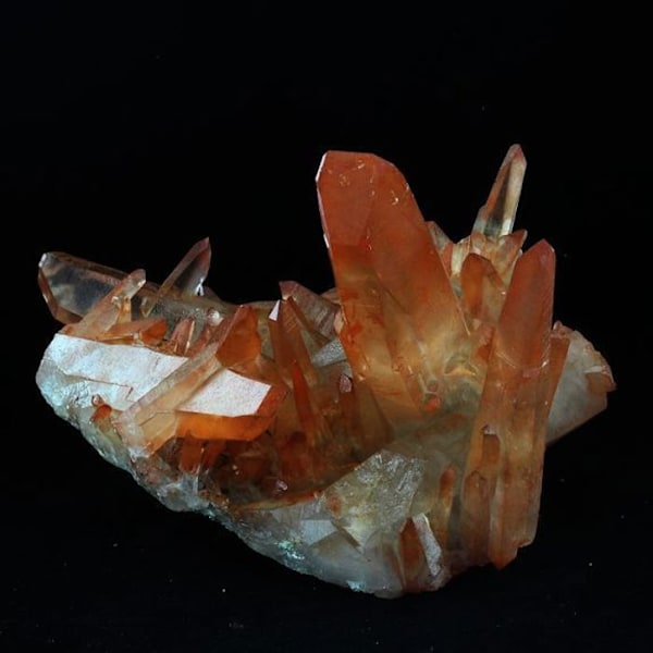 Sten og mineraler. Hæmatoid kvarts. 2922,0 øre. Tinejdad, Draa-Tafilalet, Marokko.