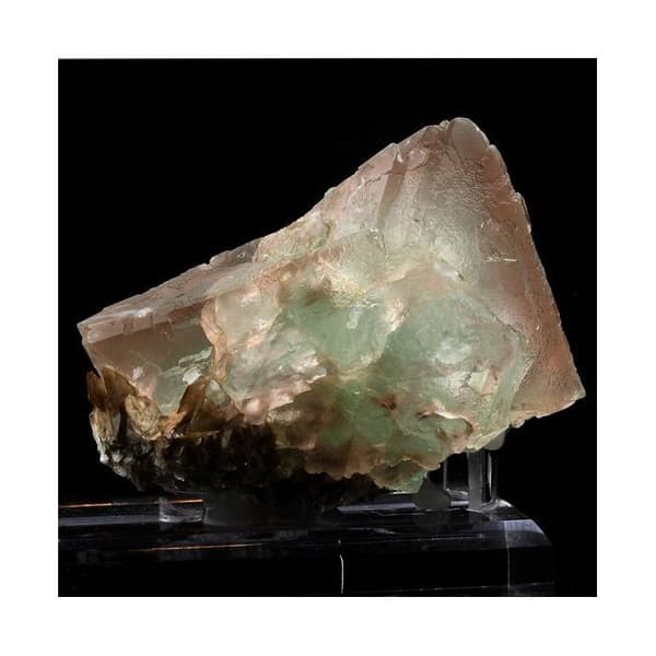 Stenar och mineraler. Fluorit, muskovit. 2608,5 ct. Nagar, Gilgit, Pakistan.