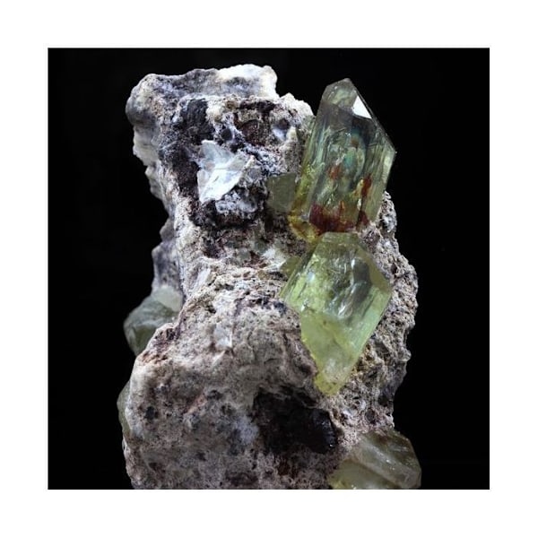 Kivet ja Mineraalit. Fluorapatiitti. 799,5 ct. Cerro de Mercadon kaivos, Durango, Meksiko.