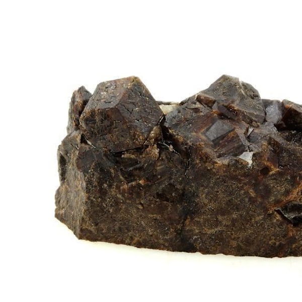 Sten og mineraler - ABIJOUX - Grossulær granat-Andradite - 413.0 ct - Pyrénées-Orientales, Frankrig Röd