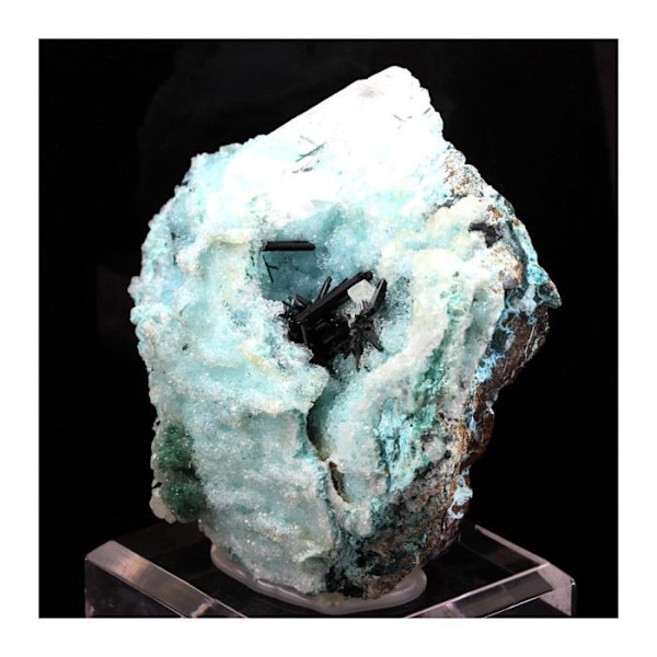 Sten og mineraler. Atacamite, Gips, Chrysocolla. 1308,0 øre. Lily Mine, Pisco Umay, Ica, Peru.