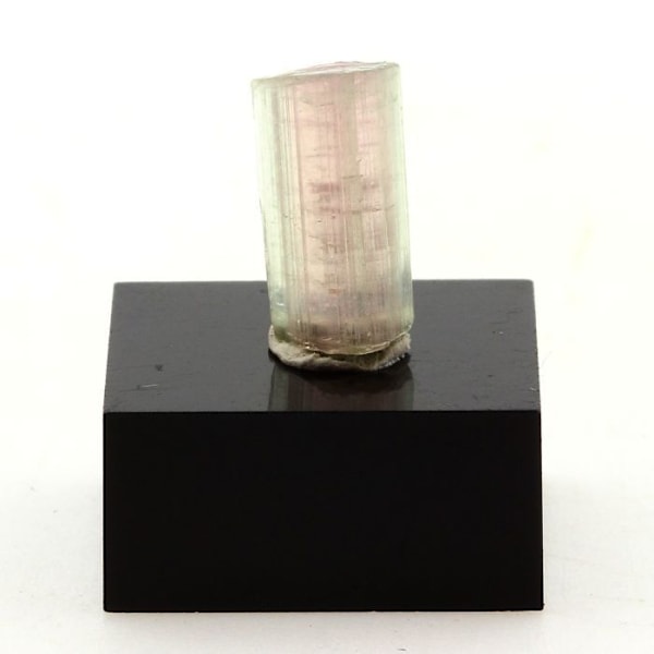 Sten og mineraler. Elbaite-turmalin. 3,94 ct. Paprok, Nuristan-provinsen, Afghanistan.