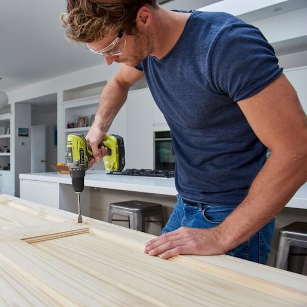 RYOBI - 18V ONE+ pora-ruuvimeisseli - 50 Nm - 500-1800 rpm - 13 mm istukka + 1 2 Ah akku, laturi & laukku - R18DD3-120S Grått och grönt