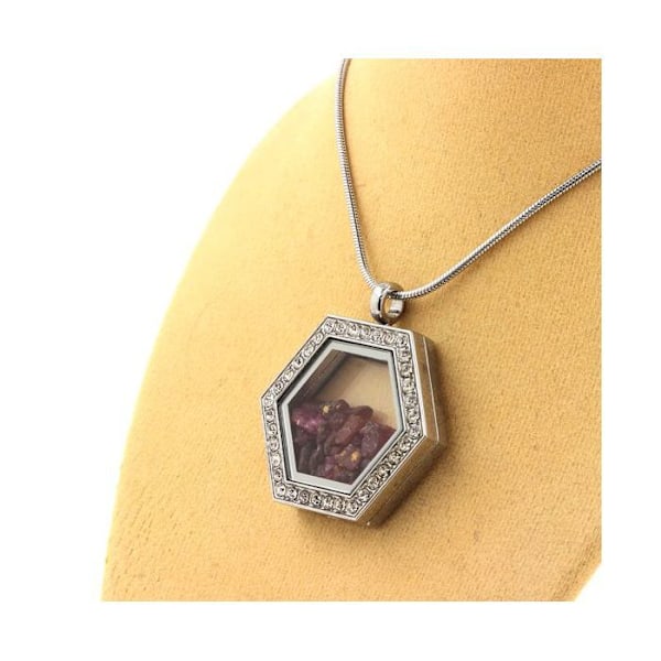 Kivet ja mineraalit. Raw Ruby kaulakoru. Kuusikulmainen malli. Röd