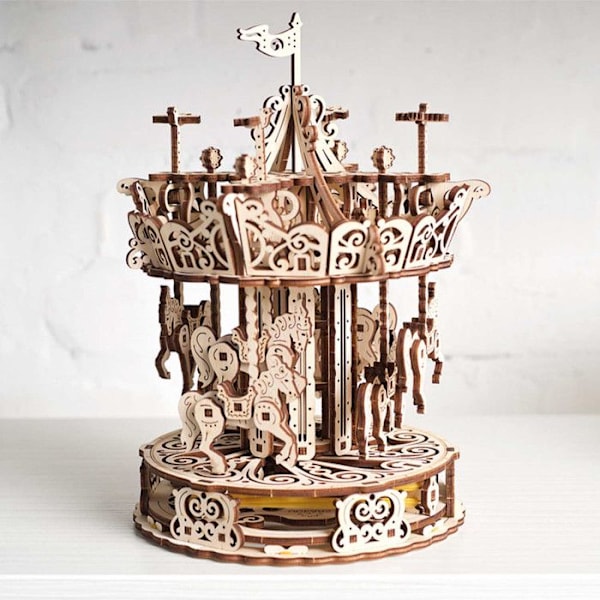 UGEARS 3D trämodell - Vuxen pusselkarusell - Mekanisk träkonstruktion Beige