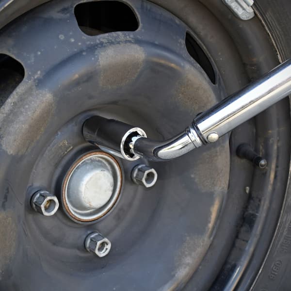 Dynamometrisk hjulmøtriknøgle forindstillet til 100N/m - AEG - Vendbar socket på 17 og 19mm - Chrome-vanadium stål Grå