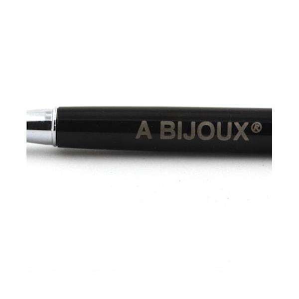 Kivet ja mineraalit. Raaka Tsavorite Garnet Minerals Pen Tansania. Musta väri. Svart