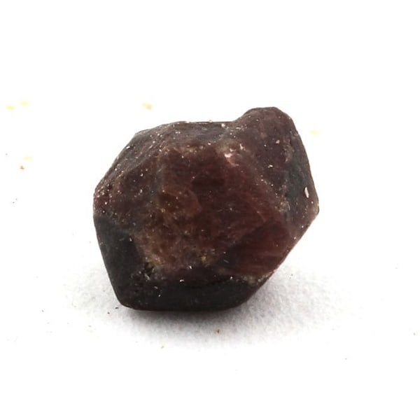 Sten og mineraler. Granat. 3,44 ct. Skardu-området, Gilgit-Baltistan, Pakistan.