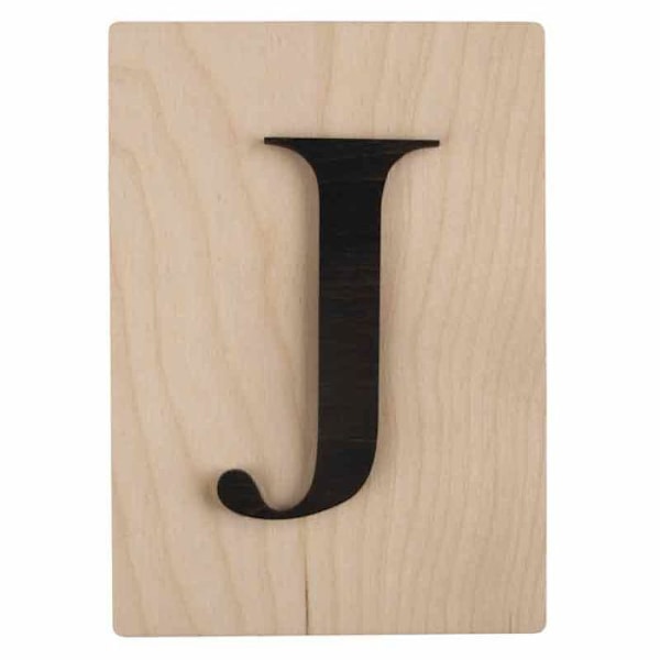 Dekorationsbogstav i træ - Ikke specificeret - J - 14,8 x 10,5 cm - Sort - Indendørs Svart
