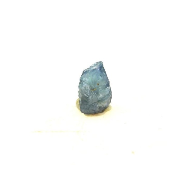 Kivet ja mineraalit. Aleksandriitti. 0,35 ct. Manyarajärvi, Arushan alue, Tansania.