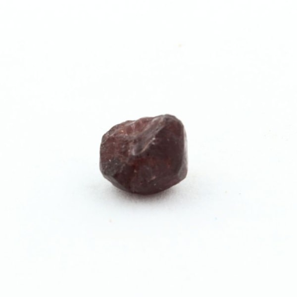 Sten og mineraler. Granat. 0,494 ct. Skardu-området, Gilgit-Baltistan, Pakistan.