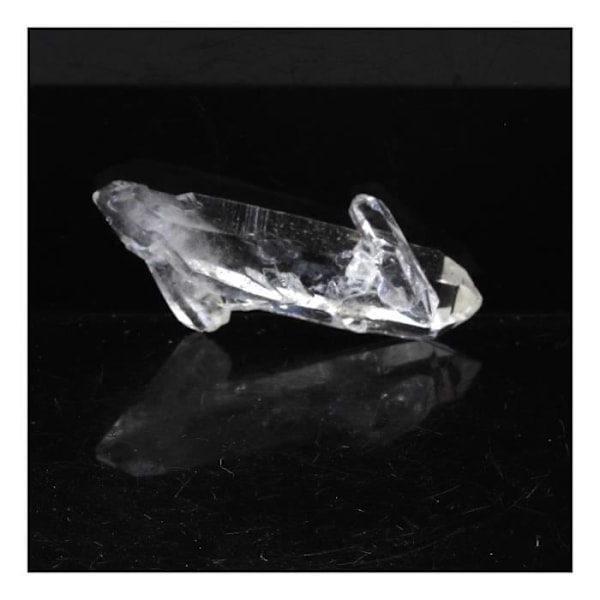 Kivet ja mineraalit. Kaksipääteinen kvartsi. 14,0 ct. Wells Brides, La Gardette Mine, Bourg d'Oisans, Ranska.