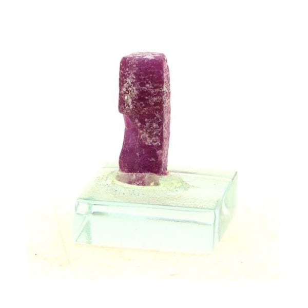 Sten og mineraler. Rubin. 66,11 ct. Madagaskar. Röd