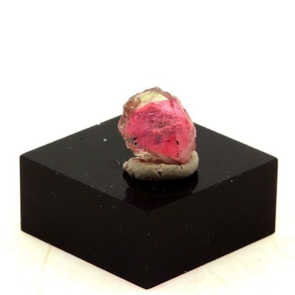 Sten og mineraler. Vandmelon turmalin. 1,79 ct. Paprok, Nuristan, Afghanistan.