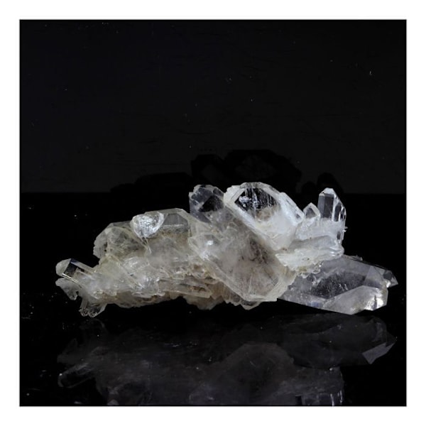 Stenar och mineraler. Ame Quartz (faden kvarts). 38,0 ct. La Table, Chambéry, Frankrike.