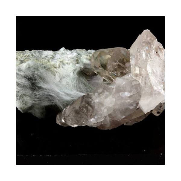 Smoky Quartz and Byssolite 195,6 karat Flerfärgad