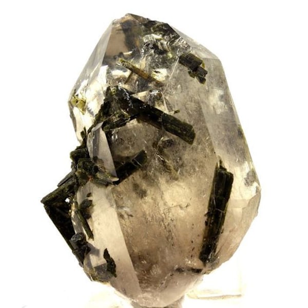 Sten og mineraler. Kvarts + Epidot. 2217,5 ct. Caetité, Bahia, Brasilien.