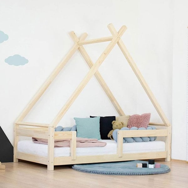 Børne Tipi seng med naturlig massiv træ barriere 90 x 200 cm Beige