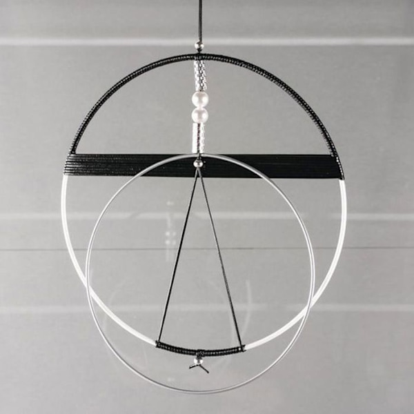 2 ringe i hvid metal Ø 25 cm Grå