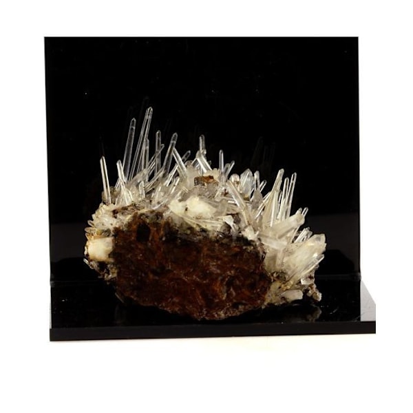 Kivet ja mineraalit. Pyriitti + kvartsi. 785,0 ct. Saint Pierre de Mésage, Ranska.