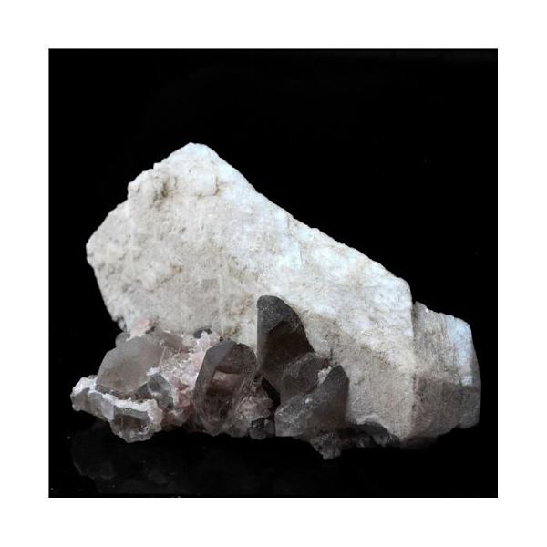 Sten og mineraler. Pink Fluorit, Calcit, Kvarts. 296,7 ct. Mont Blanc-massivet, Frankrig. Rosa