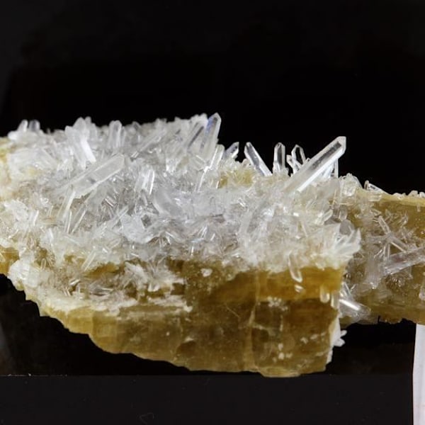 Siderite, Quartz 107,9 karat Flerfärgad